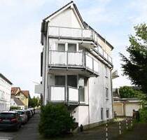 Renovierungsbedürftiges Einfamilienhaus auf 4 Ebenen mit 3 Balkonen * Bj. 95 * ca.141,38 m² Wfl. * 1 Garage im Nutzungsrecht - Leverkusen Opladen