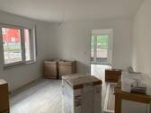 Wohn-/Essbereich mit Küche - 2 Zimmer Etagenwohnung in Erlangen