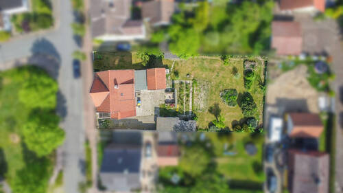 Drohnenansicht - Zweifamilienhaus mit Garten - Platz für Ihre Ideen