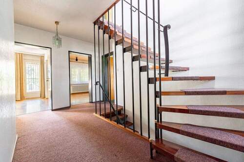 EG - Flur.jpg - Einfamilienhaus mit 125,50 m&sup2; in Wedemark zum Kaufen