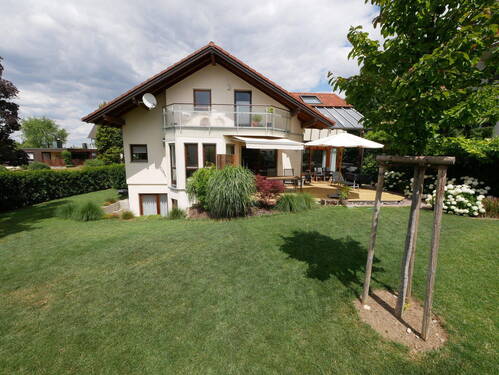 Außenansicht I - Umfangreich modernisiertes Einfamilienhaus an der Reutlinger Achalm mit großem Garten