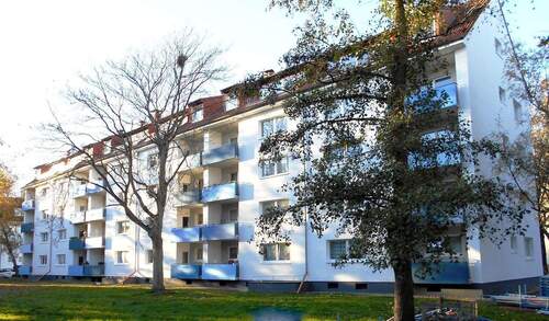 Ansicht mit Balkon - 