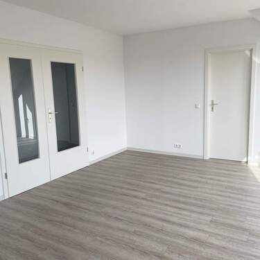 Wohnzimmer - 3 Zimmer Etagenwohnung zur Miete in Mönchengladbach
