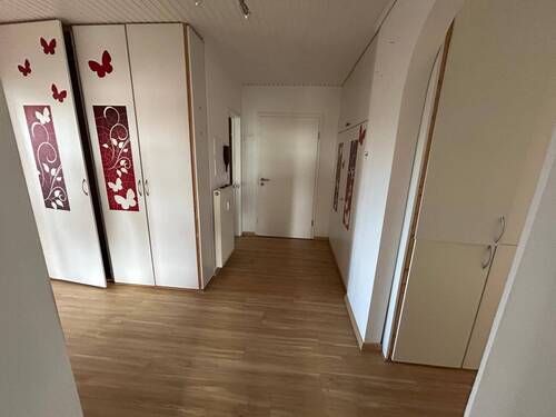 Flur b.JPG - Etagenwohnung mit 85,00 m² in Lauf an der Pegnitz zum Kaufen