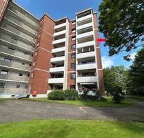 Attraktive 3-Zimmer-Wohnung in zentraler und ruhiger Lage mit Balkon, Aufzug und Stellplatz - Husum