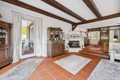 Weitere Ansicht Wohnbereich mit Kamin - 