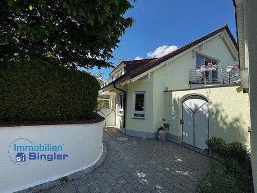 Eingang - 6 Zimmer Einfamilienhaus zum Kaufen in Bermatingen