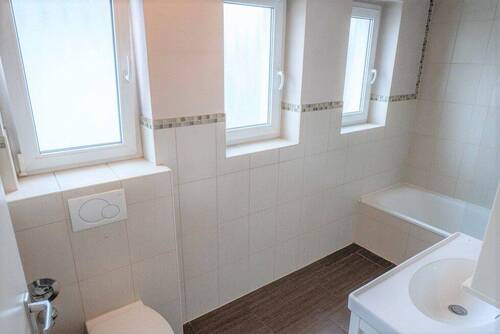 Modernes Tageslcihtbad im OG - 