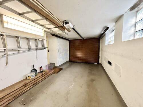 GARAGE IM KELLERGESCHOSS - 