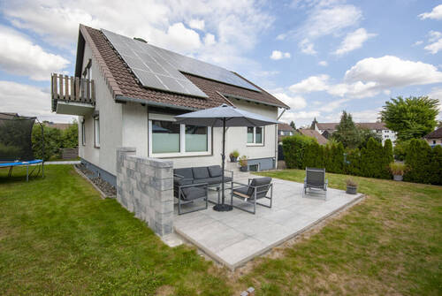 Aussenansicht - Modernisiertes Haus in ruhiger Lage für Familien