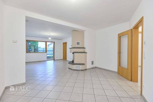 Großzügiges Wohnzimmer - Etagenwohnung mit 131,30 m² in Bornheim zum Kaufen