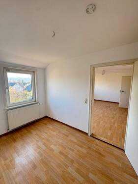 2. Schlafzimmer / Arbeitszimmer - 3 Zimmer Etagenwohnung zur Miete in Langelsheim