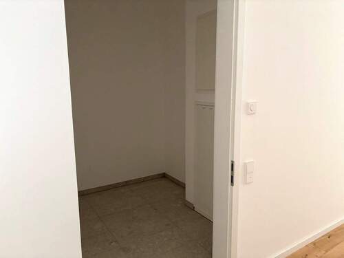 Abstellraum mit WM-Anschluss - 