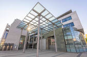 0002_Merseburg_Ansichten_vom_Gebäude_und_Umgebung - 