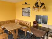 ...ins Wohnzimmer... - 