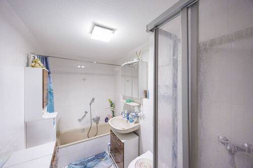 Badezimmer - Etagenwohnung mit 52,10 m&sup2; in Welzheim zum Kaufen