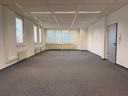 Graoßraumbüro - Großzügige Büroeinheit in direkter Autobahnnähe