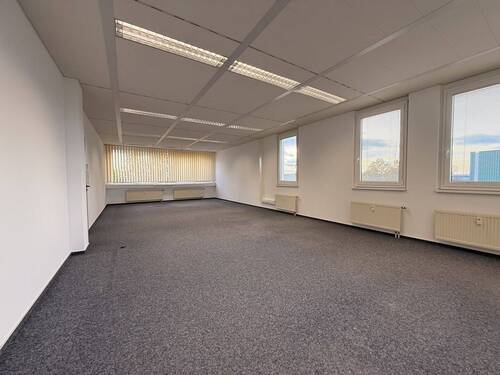 Großraumbüro - 4 Zimmer Büro zur Miete in Röhrsdorf