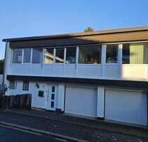 Vielseitig nutzbares Bürohaus mit Lagerflächen und Garagen in guter Lage - Schleiden Olef