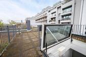 Treppenaufgang zur privaten Dachterrasse - 