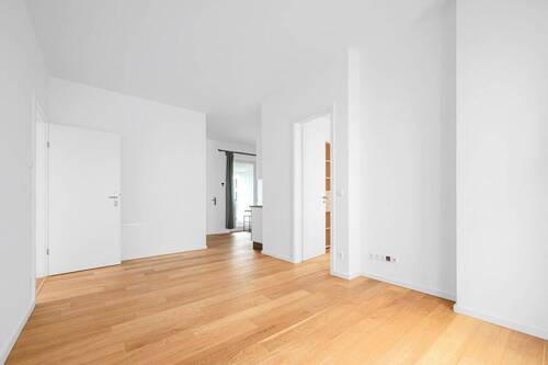 Offener Wohnbereich mit Sichtachse zur Küche - 2 Zimmer Etagenwohnung zum Kaufen in Berlin