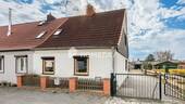 Außenansicht 2 - Solides Reihenendhaus mit großem Grundstück in Magdeburg-Nordwest