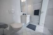 Schickes zweites Badezimmer - 