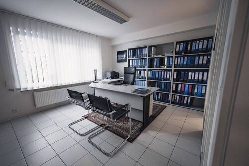 Großes Büro - 