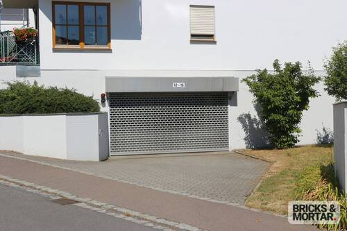 Tiefgarageneinfahrt - 