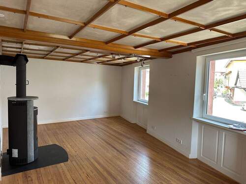 Wohnhaus 1 - Wohnzimmer - Mehrfamilienhaus, Wohnhaus mit 190,00 m² in Herbolzheim zum Kaufen