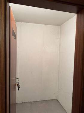 Hochwertige Keller 1 - 