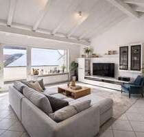 Lichtdurchflutete zentrale 3-Zi.-Wohnung mit hohen Decken und großer Loggia - Böblingen