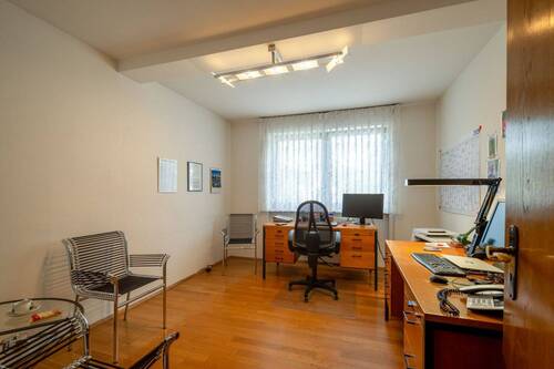 Büro-Schlafzimmer EG - 