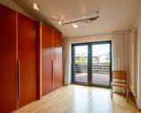 Kinderzimmer (aktuell Ankleide) OG mit Balkon - 