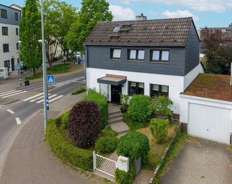 Ansicht vorne - Einfamilienhaus in Eschborn