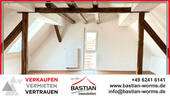 Headfoto - Da macht der Umzug Spaß: Kernsanierte 3,5-Zimmerwohnung in einem 2FH - alter Ortskern Hochheim!