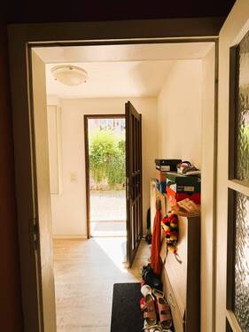 EG FlurEingang.jpg - Etagenwohnung mit 156,00 m&sup2; in Kandern zum Kaufen