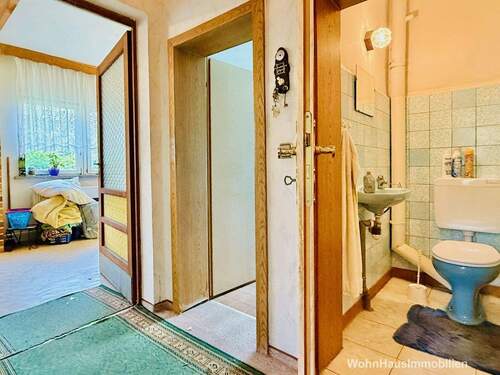 Gäste-WC neben dem Bad - 