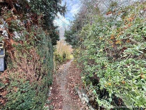 Sichtgeschützt - 4 Zimmer Einfamilienhaus zum Kaufen in Berlin