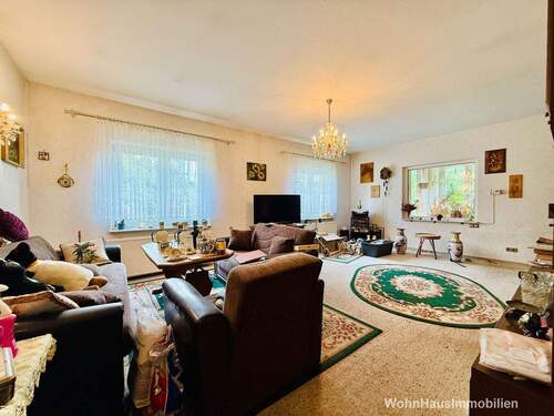 Wohnzimmer mit viel Platz - 