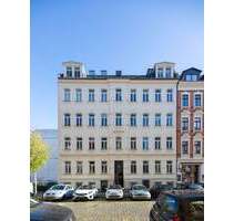 Lichtdurchflutete 3-Zimmer-Dachgeschosswohnung mit Stuck & Stil in der Südvorstadt - Leipzig