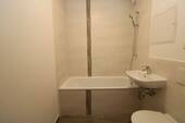 Beispiel Bad mit Wanne - 2 Zimmer Etagenwohnung in Freiberg