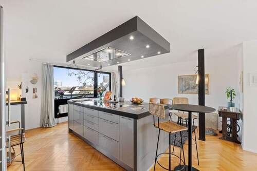 Kücheninsel - 2 Zimmer Etagenwohnung in Köln