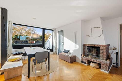 Essbereich mit Blick auf den Westbalkon - 