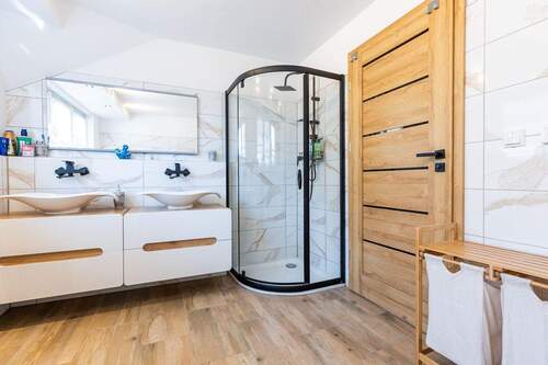 Tageslichtbad_Vorderhaus_OG - 