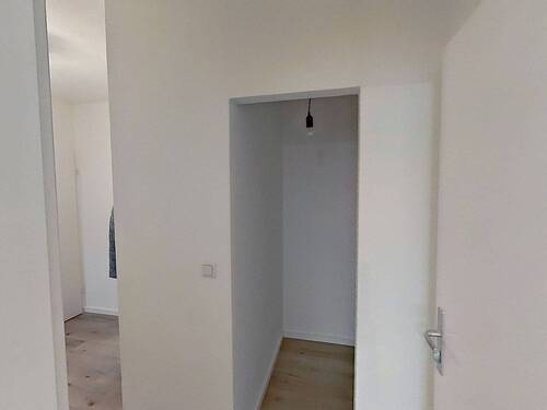 Ansicht I: Flur mit Einbauschrank - 
