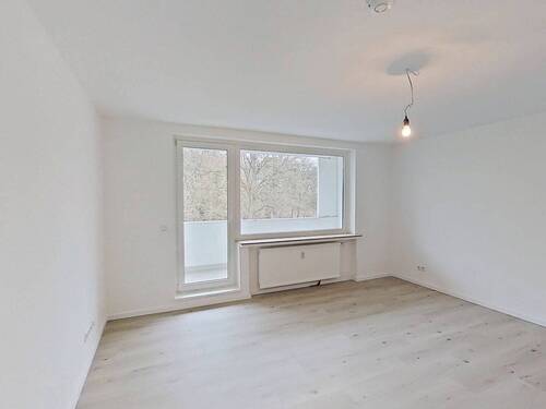 Ansicht I: Wohnzimmer - Ihr Rückzugsort: Renovierte 2-Zimmer-Wohnung mit Balkon