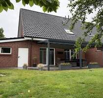 ++RESERVIERT++IMMOBILIEN GUMNIOR präsentiert: Sehr gepflegte DHH in beliebter Wohnlage von Salzbergen-Holsten - Salzbergen / Holsten