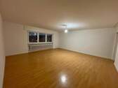 Großes Wohnzimmer - 3 Zimmer Etagenwohnung zur Miete in Lörrach