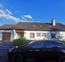 Viel Raum für Familie: Großzügiges Zweifamilienhaus mit Garten und Sauna in Silberborn - Holzminden